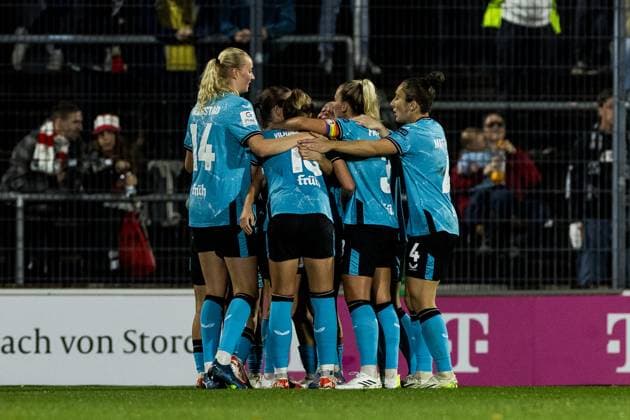GOOGLE PIXEL Frauen Bundesliga: 1. FC Koeln - Bayer 04 Leverkusen; 20.10.2023 Jubel zum 0:1 durch Janou Levels (Bayer 04 Leverkusen, 5) GOOGLE PIXEL Frauen Bundesliga, 1. FC Koeln - Bayer 04 Leverkusen, Koeln, Franz-Kremer-Stadion am 20.10.2023 DFB REGULATIONS PROHIBIT ANY USE OF PHOTOGRAPHS AS IMAGE SEQUENCES AND OR QUASI-VIDEO. Copyright: xBEAUTIFULxSPORTS Wunderlx