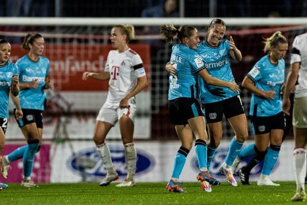 GOOGLE PIXEL Frauen Bundesliga: 1. FC Koeln - Bayer 04 Leverkusen; 20.10.2023 Jubel zum 0:1 durch Janou Levels (Bayer 04 Leverkusen, 5) GOOGLE PIXEL Frauen Bundesliga, 1. FC Koeln - Bayer 04 Leverkusen, Koeln, Franz-Kremer-Stadion am 20.10.2023 DFB REGULATIONS PROHIBIT ANY USE OF PHOTOGRAPHS AS IMAGE SEQUENCES AND OR QUASI-VIDEO. Copyright: xBEAUTIFULxSPORTS Wunderlx