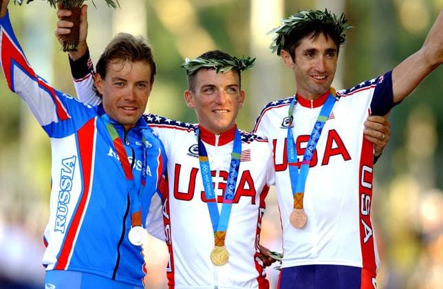 CYCLING : TIME TRIAL MEN ATHENS 04 CYCLING : TIME TRIAL MEN ATHENS PODIUM EKIMOV Viatcheslav ( RUS ) HAMILTON Tyler ( USA ) GOLD MEDAL MEDAILLE D OR GOUDEN MEDAILLE JULLICH Bobby ( USA ) BRONS MEDAL MEDAILLE DE BRONZE BRONZEN MEDAILLE CONTRE LA MONTRE HOMMES TIJDRIT MANNEN ATHENS 2004 Olympic Games, Olympische Spiele, Olympia, OS OLYMPISCHE SPELEN JEUX OLYMPIQUE ATHENS ATHENE GREECE GRIEKENLAND GRECE  Copyright: xTimxDExWAELEx 99400