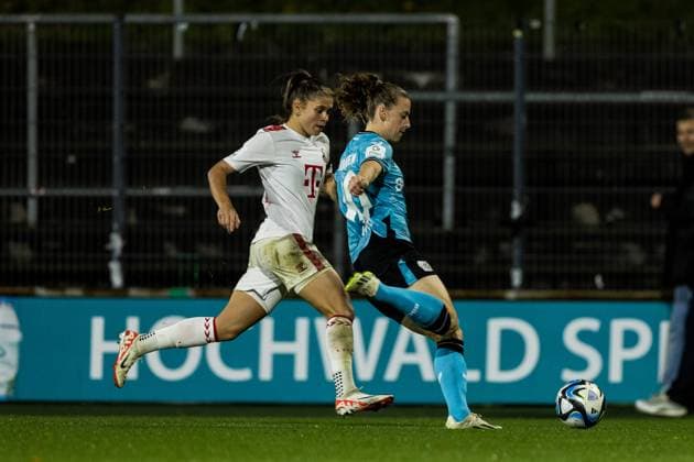 GOOGLE PIXEL Frauen Bundesliga: 1. FC Koeln - Bayer 04 Leverkusen; 20.10.2023 Zweikampf Martyna Wiankowska (1. FC Koeln, 26), Synne Skinnes Hansen (Bayer 04 Leverkusen, 10) GOOGLE PIXEL Frauen Bundesliga, 1. FC Koeln - Bayer 04 Leverkusen, Koeln, Franz-Kremer-Stadion am 20.10.2023 DFB REGULATIONS PROHIBIT ANY USE OF PHOTOGRAPHS AS IMAGE SEQUENCES AND OR QUASI-VIDEO. Copyright: xBEAUTIFULxSPORTS Wunderlx