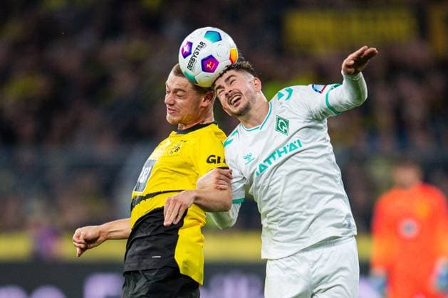 Bilder des Jahres 2023, Sport 10 Oktober Sport Themen der Woche KW42 Sport Bilder des Tages Fußball: 1. Bundesliga, 8. Spieltag: Borussia Dortmund-SV Werder Bremen am 20.10.2023 im Signal-Iduna-Park: v.l. beim Kopfball Dortmunds Julian Ryerson, Bremens Romano Schmid WICHTIGER HINWEIS: Gemäß den Vorgaben der DFL Deutsche Fußball Liga bzw. des DFB Deutscher Fußball-Bund ist es untersagt, in dem Stadion und oder vom Spiel angefertigte Fotoaufnahmen in Form von Sequenzbildern und oder videoähnlichen Fotostrecken zu verwerten bzw. verwerten zu lassen. *** Soccer 1 Bundesliga, Matchday 8 Borussia Dortmund SV Werder Bremen on 20 10 2023 at the Signal Iduna Park from l at the header Dortmunds Julian Ryerson, Bremens Romano Schmid IMPORTANT NOTE According to the requirements of the DFL German Football League and the DFB German Football Association is prohibited in the stadium and or from the game made photographs in the form of sequence images and or video-like photo series to exploit or exploit to let Copyright: xKirchner NoahxWedelx