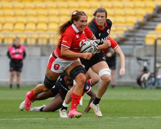Wellington, New Zealand, 21 October 2023: Welsh lock Georgia Evans heads to the try line. Canada v Wales. WXV1 womens international rugby tournament. Sky Stadium. Wellington. New Zealand (Joe Serci SPP) Copyright: xJoexSercix xSPPx spp-en-JoSeSp-SPP - Joe Serci - Canada_Wales_-2