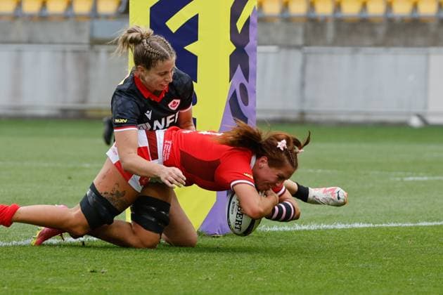 Wellington, New Zealand, 21 October 2023: Welsh lock Georgia Evans about to score her first half try. Canada v Wales. WXV1 womens international rugby tournament. Sky Stadium. Wellington. New Zealand (Joe Serci SPP) Copyright: xJoexSercix xSPPx spp-en-JoSeSp-SPP - Joe Serci - Canada_Wales_-4