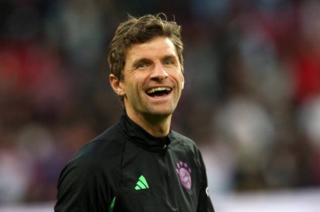 Sport Bilder des Tages 21.10.2023, Fussball 1. Bundesliga 2023 2024, 8.Spieltag, 1.FSV Mainz 05 - FC Bayern München, in der Mewa-Arena Mainz. Thomas Mueller Müller (25, Bayern München) als Reserverspieler beim warm-up