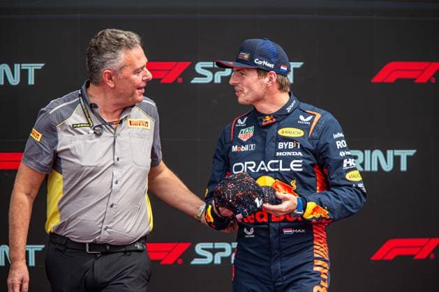October 21, 2023, Austin, Texas, USA: Max Verstappen (NED) Redbull Racing RB19 and Mario Isola (ITA) Head of Motorsport Pirelli - Sprint Shoot Out..during FORMULA 1 LENOVO UNITED STATES GRAND PRIX 2023 - Oct19 to Oct22 2023 Circuit of Americas, Austin, Texas, USA Austin USA - ZUMAm217 20231021_zsp_m217_046 Copyright: xAlessioxDexMarcox