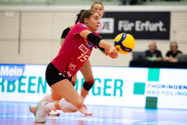 2. Bundesliga Frauen Pro: Schwarz-Weiss Erfurt vs. Binder Blaubaeren TSV Flacht; Erfurt; 21.10.2023 Mia Mercedes Kettner ( 15; Schwarz-Weiss Erfurt) 2. Bundesliga Frauen Pro: Schwarz-Weiss Erfurt vs. Binder Blaubaeren TSV Flacht; Riethsporthalle Erfurt; 21.10.2023 Copyright: xBEAUTIFULxSPORTS Duehringx