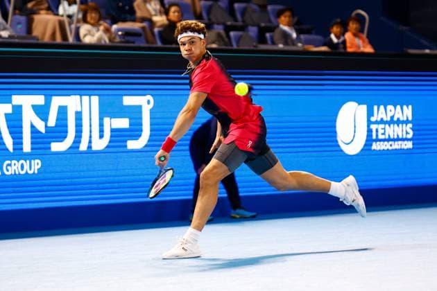 October 22, 2023, Tokyo, Japan: Ben Shelton (USA) hits a reverse against Aslan KARATSEV (RUS) during their singles final match of the Kinoshita Group Japan Open Tennis Championships 2023 at the Ariake Coliseum. This is the longest-running ATP, Tennis Herren Tour tournament in Asia, first held in 1972. The tournament runs from October 16 to 22. Tokyo Japan - ZUMAm191 20231022_aap_m191_024 Copyright: xRodrigoxReyesxMarinx