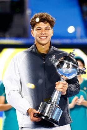 October 22, 2023, Tokyo, Japan: Ben SHELTON (USA) poses for the cameras during the award ceremony of the Kinoshita Group Japan Open Tennis Championships 2023 at the Ariake Coliseum. This is the longest-running ATP, Tennis Herren Tour tournament in Asia, first held in 1972. The tournament runs from October 16 to 22. Shelton won 7-5, 6-1. Tokyo Japan - ZUMAm191 20231022_aap_m191_033 Copyright: xRodrigoxReyesxMarinx