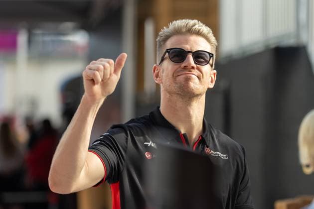 AUSTIN, TX - OCTOBER 22: MoneyGram HAAS F1 Team driver Nico Hulkenberg (27) of Germany gives a thumbs up to fans while entering the paddock before the Formula 1 Lenovo United States Grand Prix on October 22, 2023, at Circuit of The Americas in Austin, Texas. (Photo by David Buono Icon Sportswire) AUTO: OCT 22 F1 United States Grand Prix EDITORIAL USE ONLY Icon2310220161