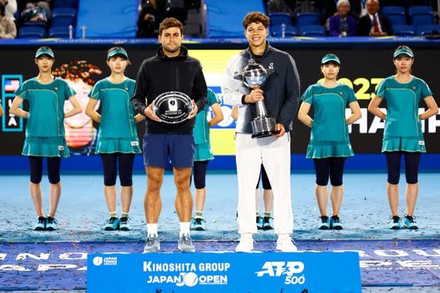 October 22, 2023, Tokyo, Japan: (R to L) Ben SHELTON (winner) and Aslan KARATSEV (runner-up) pose for the cameras during the award ceremony of the Kinoshita Group Japan Open Tennis Championships 2023 at the Ariake Coliseum. This is the longest-running ATP, Tennis Herren Tour tournament in Asia, first held in 1972. The tournament runs from October 16 to 22. Shelton won 7-5, 6-1. Tokyo Japan - ZUMAm191 20231022_aap_m191_036 Copyright: xRodrigoxReyesxMarinx