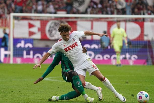 Fussball, 1.BL Saison 2023 2024,1.FC Köln- Borussia Mönchengladbach , 22.10.2023, Rheinenergiestadion Köln Manu Kone, Gladbach, Luca Waldschmidt 1.FC Köln, *** Football, 1 BL season 2023 2024,1 FC Köln Borussia Mönchengladbach , 22 10 2023, Rheinenergiestadion Köln Manu Kone, Gladbach, Luca Waldschmidt 1 FC Köln,