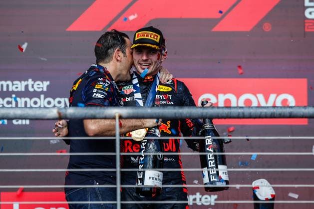 John Hammond (Oracle Red Bull Racing), 1 Max Verstappen (NLD, Oracle Red Bull Racing), F1 Grand Prix of USA at Circuit of The Americas on October 22, 2023 in Austin, United States of America. (Photo by HOCH ZWEI) Austin United States of America
