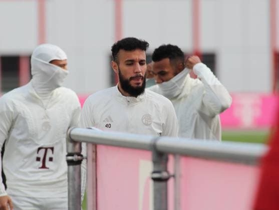 München, Deutschland 23. Oktober 2023: Fussball, Herren, Saison 2023 2024, FC Bayern München, Säbener Strasse, Trainingsgelände, Training, Abschlusstraining, Champions League Noussair Mazraoui (FC Bayern München) nachdenklich