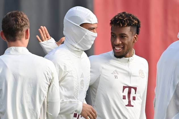 Sport Bilder des Tages v.re:Kingsley COMAN (Bayern Muenchen), der vermummte Leroy SANE (Bayern Muenchen)-. Abschlusstraining FC Bayern vor dem CL Spiel gegen Galatasaray Istanbul am 23.10.2023,