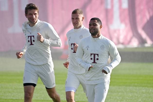 v.li:Thomas MUELLER (MÜLLER,Bayern Muenchen), Benjamin PAVARD (Bayern Muenchen), Serge GNABRY (FC Bayern Muenchen). Abschlusstraining FC Bayern vor dem CL Spiel gegen Galatasaray Istanbul am 23.10.2023,