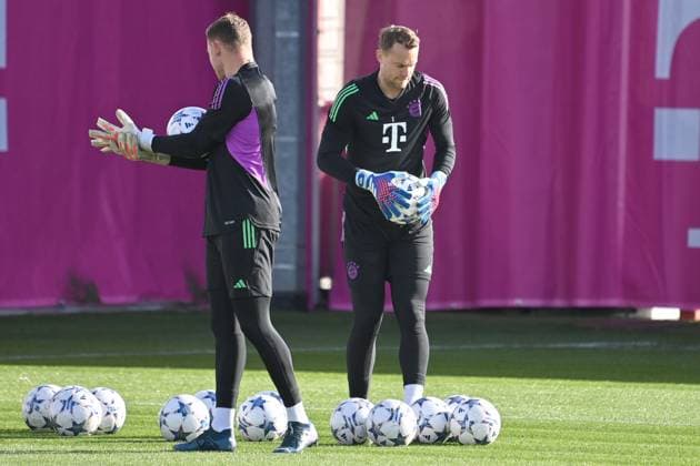 Manuel NEUER (Torwart Bayern Muenchen), li:Torwart Daniel PERETZ (Bayern Muenchen) . Abschlusstraining FC Bayern vor dem CL Spiel gegen Galatasaray Istanbul am 23.10.2023,