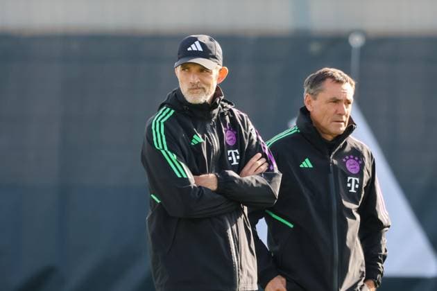 Thomas Tuchel (FC Bayern Muenchen, Cheftrainer) schaut skeptisch beim Training, Abschlusstraining. FC Bayern Muenchen, Fussball, Saison 23 24, 23.10.2023, Abschlusstraining. FC Bayern Muenchen, Fussball, Saison 23 24, 23.10.2023 Muenchen Copyright: xEibner-Pressefoto JennixMaulx EP_JML