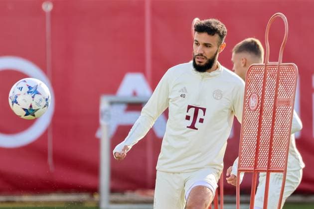 Noussair Mazraoui (FC Bayern Muenchen, 40) beim Training mit Ball, Abschlusstraining. FC Bayern Muenchen, Fussball, Saison 23 24, 23.10.2023, Abschlusstraining. FC Bayern Muenchen, Fussball, Saison 23 24, 23.10.2023 Muenchen Copyright: xEibner-Pressefoto JennixMaulx EP_JML