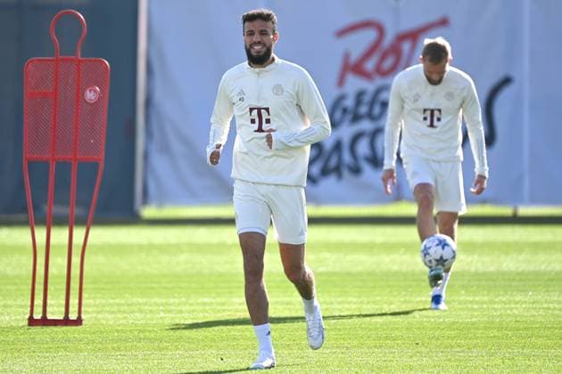 Noussair Mazraoui (Bayern Muenchen). Aktion,Einzelaktion,Einzelbild, Freisteller,Ganzkoerperaufnahme,ganze Figur Abschlusstraining FC Bayern vor dem CL Spiel gegen Galatasaray Istanbul am 23.10.2023,