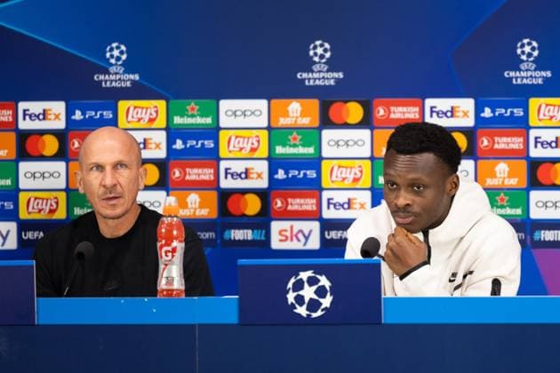 SOCCER - UEFA CL, Inter vs RBS, preview MILAN,ITALY,23.OCT.23 - SOCCER - UEFA Champions League, group stage, FC Internazionale Milano vs Red Bull Salzburg, preview, press conference, PK, Pressekonferenz RBS. Image shows head coach Gerhard Struber (RBS) and Samson Baidoo (RBS).  GEPAxpictures xGintarexKarpaviciute