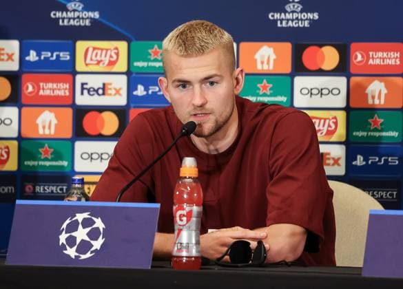 Matthijs de Ligt, Bayern Muenchen, Pressekonferenz Galatasaray Istanbul vs. Bayern Muenchen, Champions-League, Gruppenphase, Saison 2023-24, 23.10.2023, Pressekonferenz Galatasaray Istanbul vs. Bayern Muenchen, Champions-League, Gruppenphase, Saison 2023-24, 23.10.2023, Istanbul Copyright: xEibner-Pressefoto JoergxNiebergax EP_EER