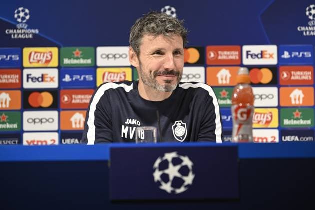 Sport Themen der Woche KW43 Sport Bilder des Tages Antwerp s head coach Mark van Bommel pictured during a press conference, PK, Pressekonferenz of Belgian soccer team Royal Antwerp FC, on Tuesday 24 October 2023 in Antwerp. The team is preparing for tomorrow s game against Portuguese club FC Porto, on day three of the Champions League group stage, in the group H. TOM GOYVAERTS TomxGoyvaerts  x78415862x