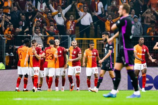 Jubel nach dem 1:1 fuer Istanbul, Galatasaray Istanbul vs. FC Bayern Muenchen, Fussball, Champions-League, Gruppenphase, Saison 2023-24, 3. Spieltag, 24.10.2023 Galatasaray Istanbul vs. FC Bayern Muenchen, Fussball, Champions-League, Gruppenphase, Saison 2023-24, 3. Spieltag, 24.10.2023, Copyright: xEibner-Pressefoto JoergxNiebergax EP_EER