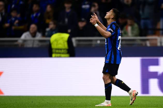 FC Internazionale v RB Salzburg - UEFA Champions League Alexis Sanchez of FC Internazionale celebrates after scoring a goal during the UEFA Champions League football match between FC Internazionale and RB Salzburg. Milan Italy Copyright: xNicolòxCampox