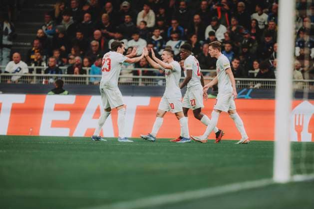 UEFA Champions League Group D: Inter Milan - FC Salzburg MILAN, ITALY - OCTOBER 24: Oscar Gloukh of FC Salzburg celebrates after scoring his team s first goal with his teammates during the UEFA Champions League Group D match Inter Milan vs FC Salzburg on October 24, 2023 in Milan, Italy. Photo by Jasmin Walter - FC Red Bull Salzburg Copyright: xJasminxWalterx-xFCxRedxBullxSalzburgx JWA_9054 1