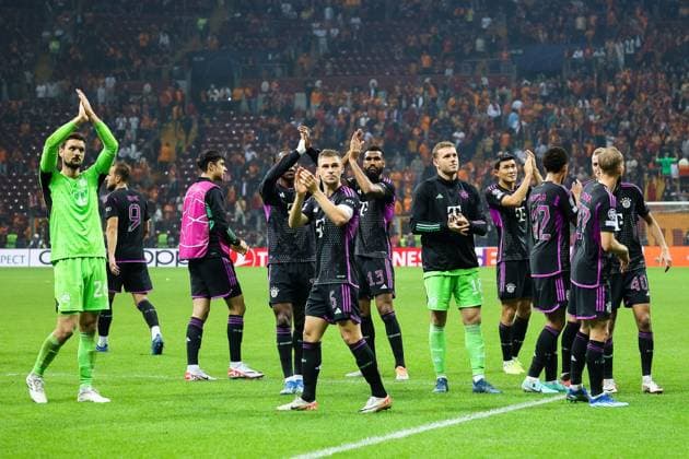 Bayern bedanken sich bei den Fans, Galatasaray Istanbul vs. FC Bayern Muenchen, Fussball, Champions-League, Gruppenphase, Saison 2023-24, 3. Spieltag, 24.10.2023 Galatasaray Istanbul vs. FC Bayern Muenchen, Fussball, Champions-League, Gruppenphase, Saison 2023-24, 3. Spieltag, 24.10.2023, Copyright: xEibner-Pressefoto JoergxNiebergax EP_EER