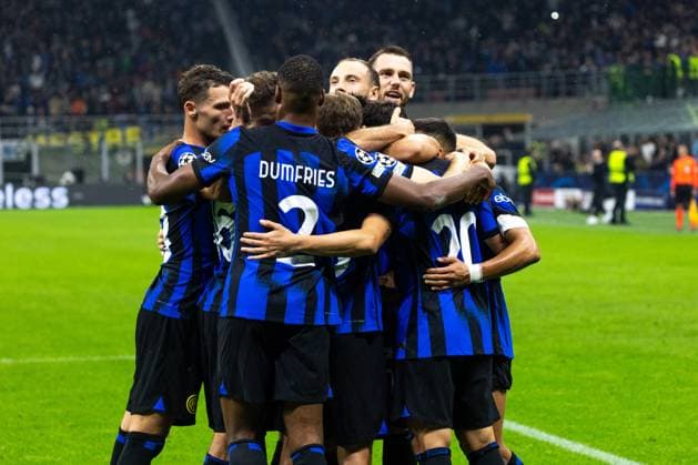 FC Internazionale v FC Salzburg: Group D - UEFA Champions League 2023 24 Hakan Calhanoglu celebrates after scoring a goal during the UEFA Champions League football match between FC Internazionale and FC Salzburg at Giuseppe Meazza Stadium in Milano, Italy, on October 24 2023 Milan Italy Italy  Copyright: xMairoxCinquettix originalFilename:cinquetti-fcintern231024_npxFl.jpg