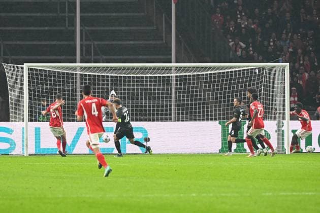 Fussball, Herren, Saison 2023 2024, UEFA Champions League (Gruppe C, 3. Spieltag), 1. FC Union Berlin - SSC Neapel, v. l. Janik Haberer (1. FC Union Berlin) erzielt das Tor zum 1:0 - wurde wegen Abseits aberkannt, 24.10. 2023, Copyright: xMatthiasxKochx