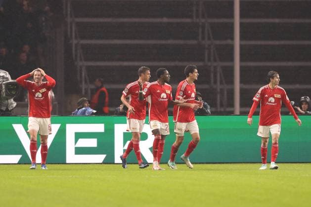 24.10.2023, xtgx, Fussball, UEFA Champions League, 1.FC Union Berlin - SSC Neapel emspor, v.l. Berlin konnte nach dem Abseitstor nicht jubeln (DFL DFB REGULATIONS PROHIBIT ANY USE OF PHOTOGRAPHS as IMAGE SEQUENCES and or QUASI-VIDEO) Olympiastadion