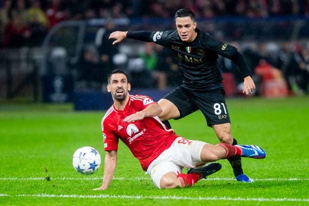 24.10.2023, xfrx, Fussball UEFA Champions League, Union Berlin - SSC Neapel emspor, v.l. Rani Khedira (Union Berlin),Raspadori Giacomo (SSC Neapel) (DFL DFB REGULATIONS PROHIBIT ANY USE OF PHOTOGRAPHS as IMAGE SEQUENCES and or QUASI-VIDEO) Berlin