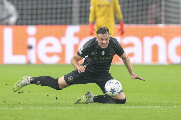 24.10.2023, xtgx, Fussball, UEFA Champions League, 1.FC Union Berlin - SSC Neapel emspor, v.l. Amir Rrahmani (Neapel, 13) am Ball, plays the ball (DFL DFB REGULATIONS PROHIBIT ANY USE OF PHOTOGRAPHS as IMAGE SEQUENCES and or QUASI-VIDEO) Olympiastadion