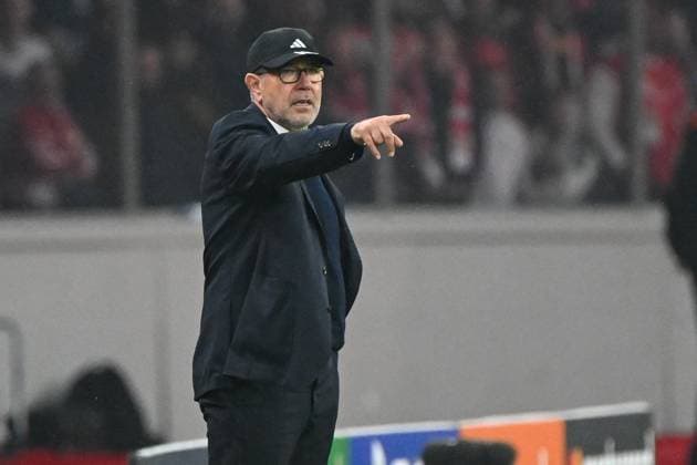 Fussball, Herren, Saison 2023 2024, UEFA Champions League (Gruppe C, 3. Spieltag), 1. FC Union Berlin - SSC Neapel, v. l. Trainer Urs Fischer (1. FC Union Berlin) gestikuliert, 24.10. 2023, Copyright: xMatthiasxKochx