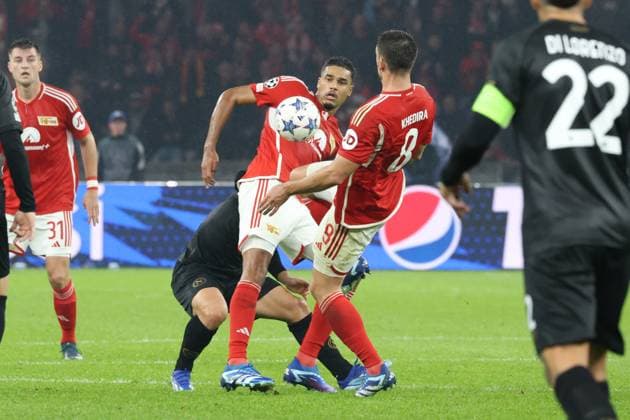 DEU, CHL, 1.FC Union vs. SSC Neapel, 24.10.2023, Berliner Olympiastadion, Berlin, DEU, CHL, im Bild: Rani Khedira (1.FC Union Berlin 8), Danilho Doekhi (1.FC Union Berlin 5) DFL - regulations prohibit any use of Photographs as image sequences and or quasi-video Foto: Juergen Engler nordphoto GmbH