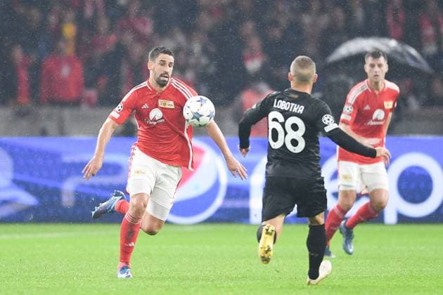 UEFA Champions League: 1. FC Union Berlin vs SSC Napoli. Berlin, 24.10.2023 Rani Khedira (1. FC Union Berlin, 8), Stanislav Lobotka (SSC Napoli, 68) UEFA Champions Leaguel: 1. FC Union Berlin vs SSC Napoli, Olympiastadion, Berlin, 24.10.2023 Copyright: xBEAUTIFULxSPORTS LucianoxLimax