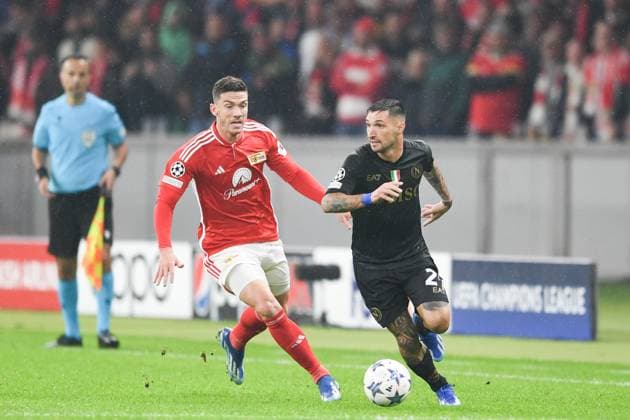 UEFA Champions League: 1. FC Union Berlin vs SSC Napoli. Berlin, 24.10.2023 Robin Gosens (1. FC Union Berlin, 6), Matteo Politano (SSC Napoli, 21) UEFA Champions Leaguel: 1. FC Union Berlin vs SSC Napoli, Olympiastadion, Berlin, 24.10.2023 Copyright: xBEAUTIFULxSPORTS LucianoxLimax