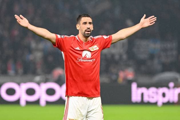 Sport Bilder des Tages Fussball, Herren, Saison 2023 2024, UEFA Champions League (Gruppe C, 3. Spieltag), 1. FC Union Berlin - SSC Neapel, v. l. Rani Khedira (1. FC Union Berlin) gestikuliert, 24.10. 2023, Copyright: xMatthiasxKochx