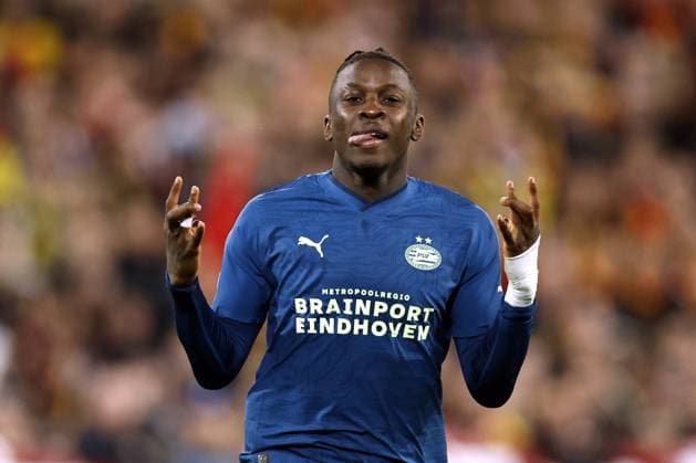LENS - Johan Bakayoko of PSV Eindhoven celebrates the 0-1 during the UEFA Champions League group B match between RC Lens and PSV Eindhoven at the Stade Bollaert-Delelis on October 24, 2023 in Lens, France. ANP MAURICE VAN STEEN UEFA Champions League 2023 24 2023 2024 xVIxANPxSportx xxANPxIVx 482018987 originalFilename: 482018987.jpg