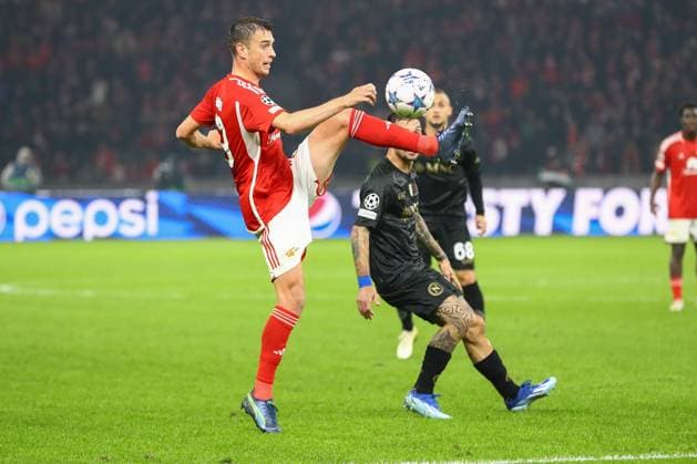 24.10.2023, xtgx, Fussball, UEFA Champions League, 1.FC Union Berlin - SSC Neapel emspor, v.l. Janik Haberer (Union Berlin, 19) am Ball, plays the ball (DFL DFB REGULATIONS PROHIBIT ANY USE OF PHOTOGRAPHS as IMAGE SEQUENCES and or QUASI-VIDEO) Olympiastadion