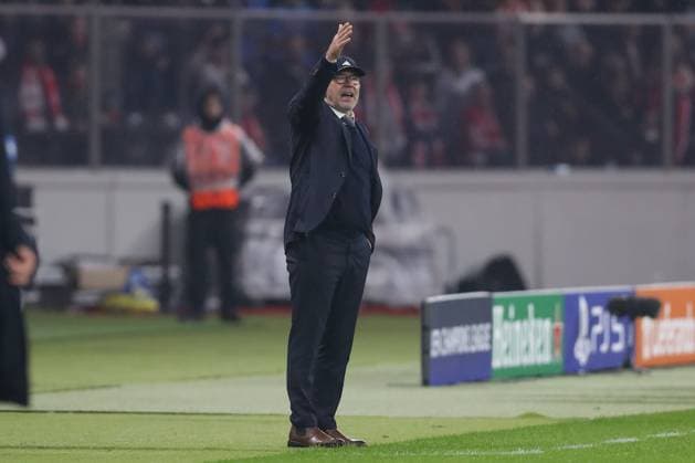 24.10.2023, xtgx, Fussball, UEFA Champions League, 1.FC Union Berlin - SSC Neapel emspor, v.l. Urs Fischer (Union Berlin, Trainer) gibt Anweisungen, gestikuliert mit den Armen, gesticulate, gives instructions (DFL DFB REGULATIONS PROHIBIT ANY USE OF PHOTOGRAPHS as IMAGE SEQUENCES and or QUASI-VIDEO) Olympiastadion