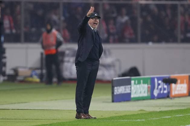 24.10.2023, xtgx, Fussball, UEFA Champions League, 1.FC Union Berlin - SSC Neapel emspor, v.l. Urs Fischer (Union Berlin, Trainer) gibt Anweisungen, gestikuliert mit den Armen, gesticulate, gives instructions (DFL DFB REGULATIONS PROHIBIT ANY USE OF PHOTOGRAPHS as IMAGE SEQUENCES and or QUASI-VIDEO) Olympiastadion