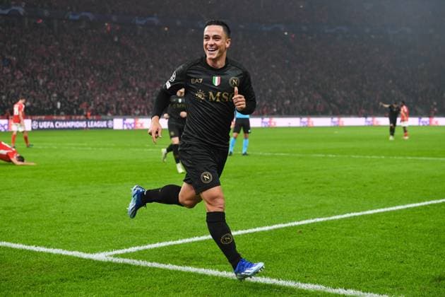 Fussball, Herren, Saison 2023 2024, UEFA Champions League (Gruppe C, 3. Spieltag), 1. FC Union Berlin - SSC Neapel, v. l. Giacomo Raspadori (SSC Neapel) Torjubel, jubelt nach dem Tor zum 0:1, 24.10. 2023, Copyright: xMatthiasxKochx