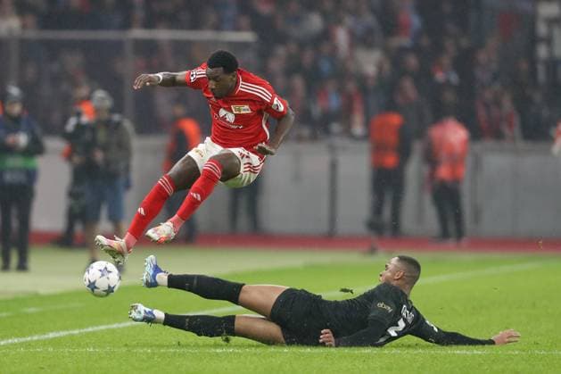 24.10.2023, xtgx, Fussball, UEFA Champions League, 1.FC Union Berlin - SSC Neapel emspor, v.l. Sheraldo Becker (Union Berlin, 27), Natan (Neapel, 3) Zweikampf, Duell, Kampf, tackle (DFL DFB REGULATIONS PROHIBIT ANY USE OF PHOTOGRAPHS as IMAGE SEQUENCES and or QUASI-VIDEO) Olympiastadion
