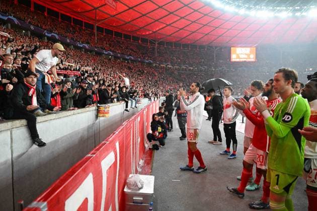 Fussball, Herren, Saison 2023 2024, UEFA Champions League (Gruppe C, 3. Spieltag), 1. FC Union Berlin - SSC Neapel, v. l. Ultras Fans von 1. FC Union Berlin munterten die Spieler nach dem Spiel auf, 24.10. 2023, Copyright: xMatthiasxKochx