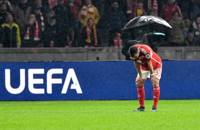 Fussball, Herren, Saison 2023 2024, UEFA Champions League (Gruppe C, 3. Spieltag), 1. FC Union Berlin - SSC Neapel, Robin Knoche (1. FC Union Berlin), Enttäuschung nach Abpfiff, 24.10. 2023, Copyright: xMatthiasxKochx