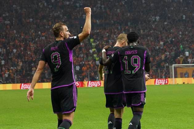 Harry Kane (9) of Bayern Munchen celebrates after scoring the third goal of his team with teammates during the UEFA Champions League match between Galatasaray A.S. and FC Bayern München at RAMS PARK Arena on October 24, 2023 in Istanbul, Turkey. Istanbul Turkey Copyright: xSeskimPhotox Gsaray-BMunich_241023 (494)