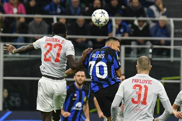 UEFA Champions League football match - Inter - FC Internazionale vs FC Salzburg Aerial contrast Gourna (Salisburg) Sanchez (Unter) - Inter-Salisburgo - UEFA Champions League during Inter - FC Internazionale vs FC Salzburg, UEFA Champions League football match in Milan, Italy, October 24 2023 Milan Italy  Copyright: xIPAxSport ABACAx BRIPASport20231025_130 IPAxSport ABACAx BRIPASport20231025_130